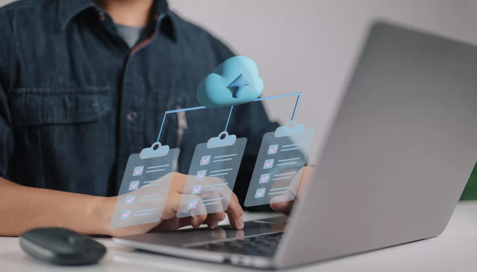 handling-electronic-documents-utilize-cloud-online-document-storage-digital-method-paper-organization-manage-corporate-documents
