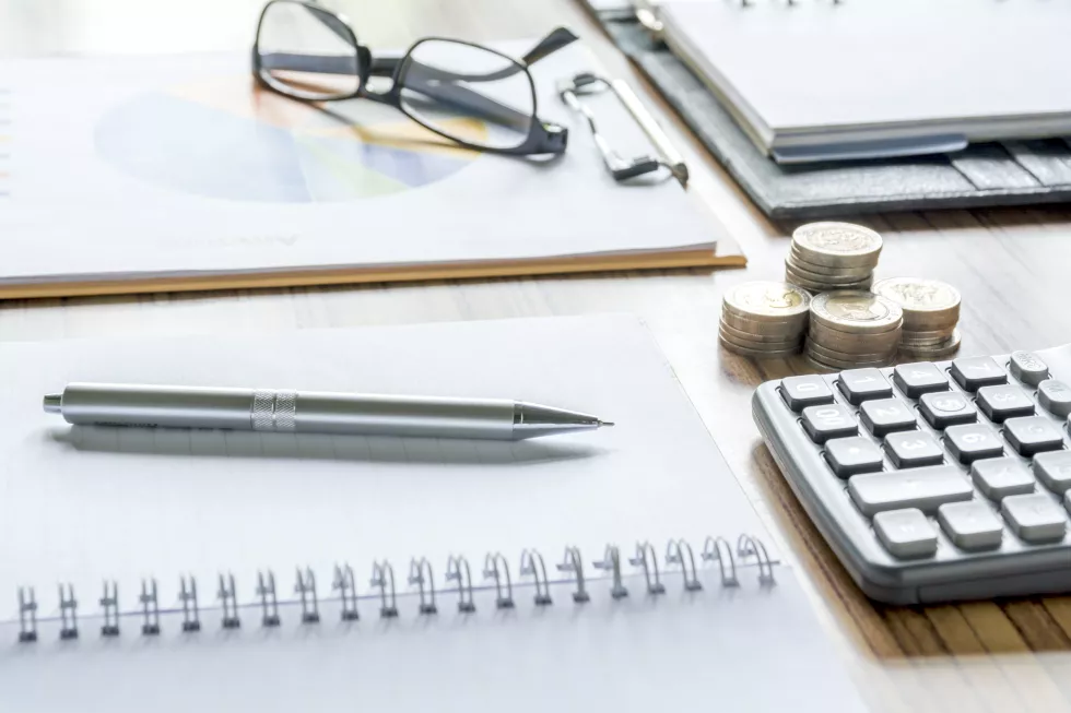 high-angle-view-office-supplies-desk