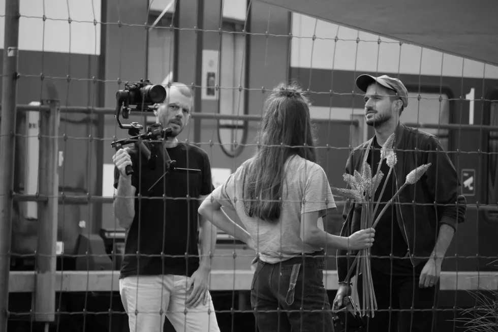 people-photographing