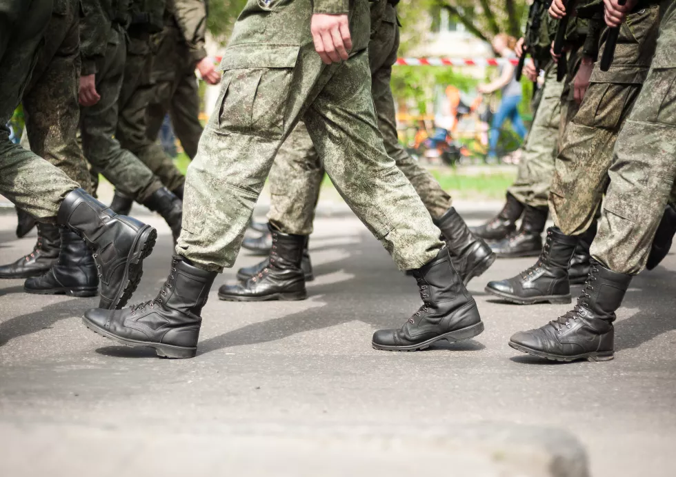 marching-soldiers-military-boots