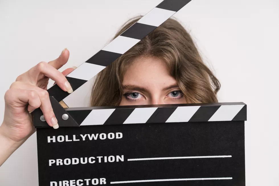 teenager-girl-movie-film-concept