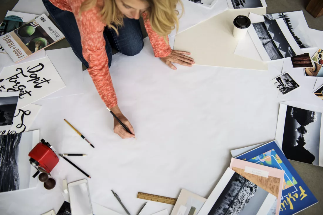 hand-process-work-desk-draw